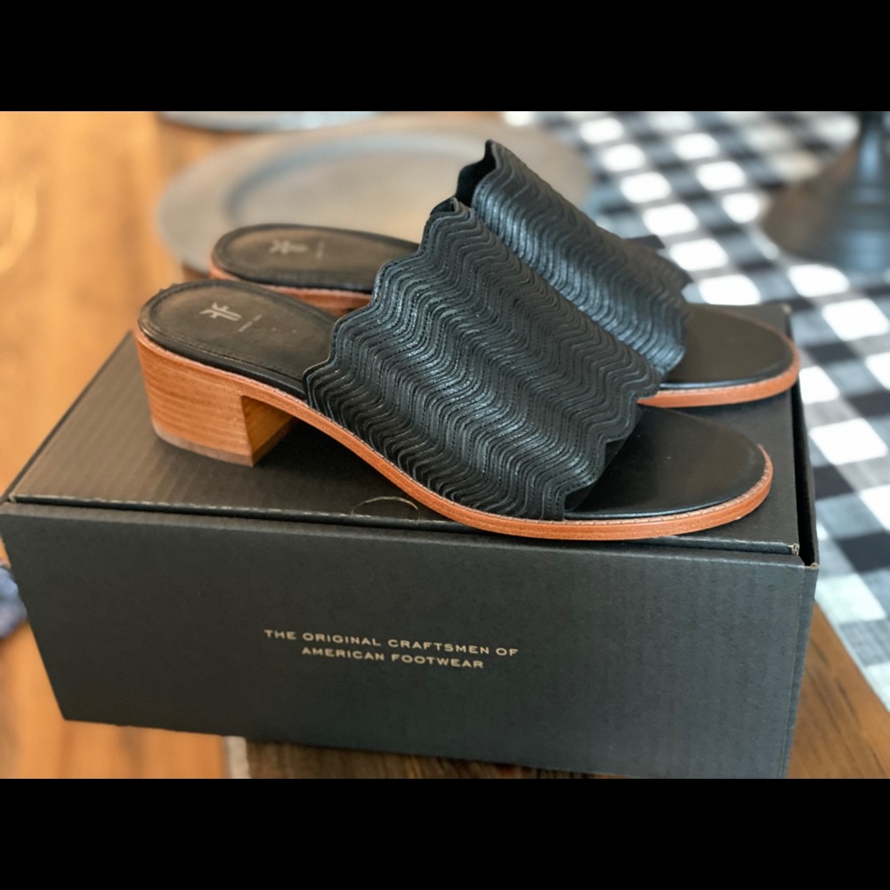 Frye Cindy mule